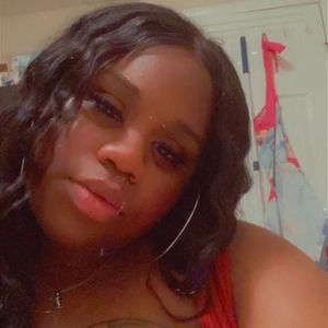 Meet your Posher, Kayla-kenyell